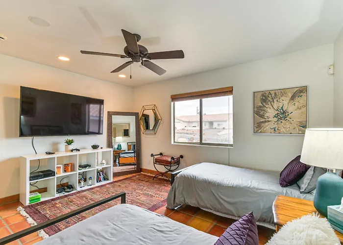 Private Pool, Spa, & Grills: Havasu Holiday home