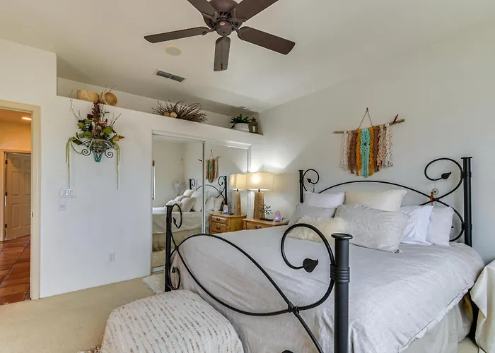 Holiday home Private Pool, Spa, & Grills: Havasu *